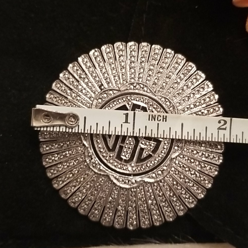 Jewelry - Picture 4 of 5